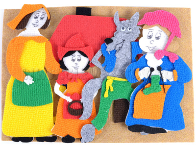 Красная шапочка с игровым полем (ковролин) Красная шапочка с игровым полем (ковролин)