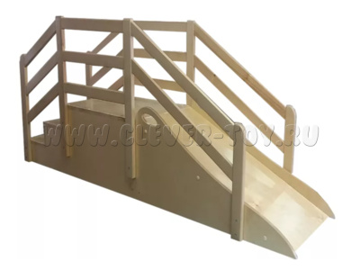 Лесенка с тремя ступеньками и скатом Лесенка с тремя ступеньками и скатом
